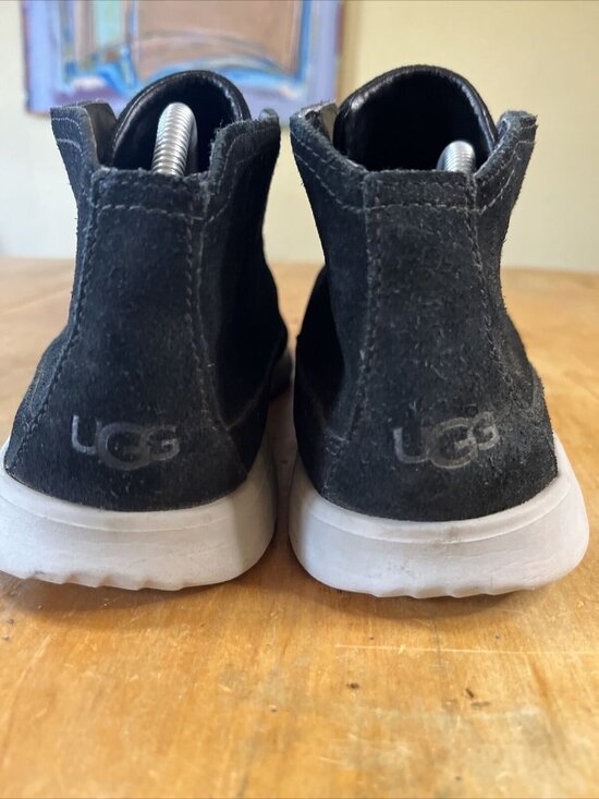 UGG Australia Freamon Men’s Size 9.5B Black Suede Casual Chukka Ankle Boots main image 6